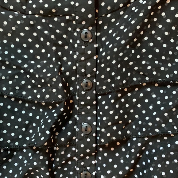 Adorable B/W Polka Dot Ruffled Crop Top - Picture 5 of 8